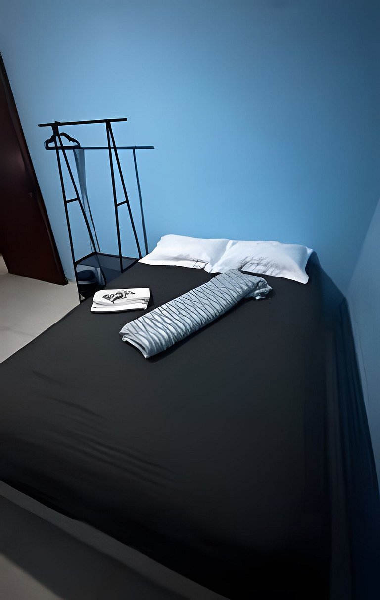 Refúgio Aconchegante com Garagem, Ônibus e trem