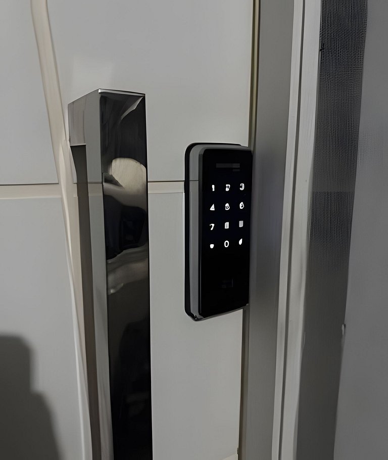 Refúgio Aconchegante com Garagem, Ônibus e trem