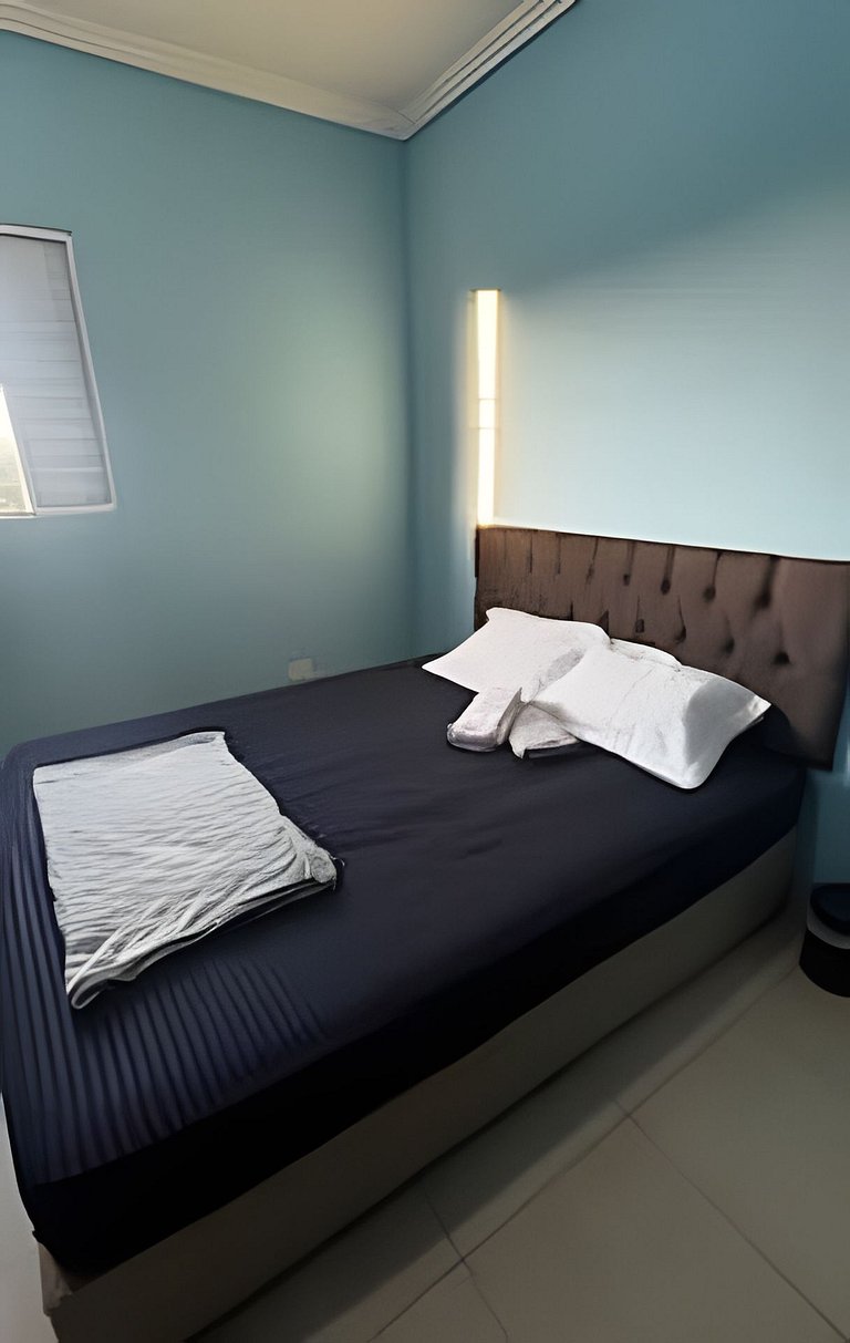 Refúgio Aconchegante com Garagem, Ônibus e trem