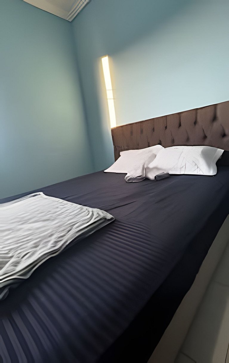 Refúgio Aconchegante com Garagem, Ônibus e trem