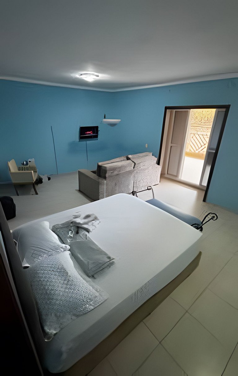 Suíte Espaçosa SmarTV, Cama Queen e Varanda