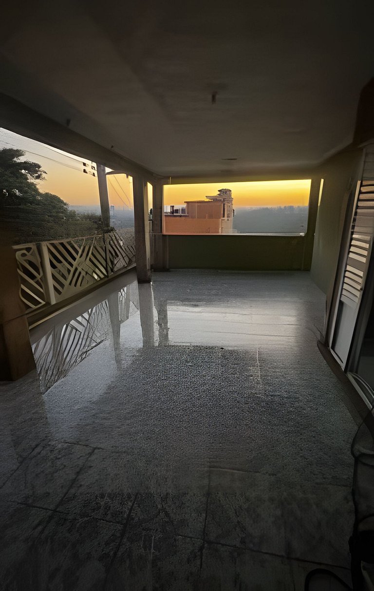 Loft amplo 97m2 com terraço e TVSmart
