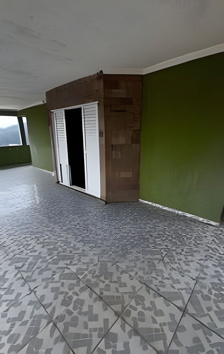 Suíte Espaçosa SmarTV, Cama Queen e Varanda