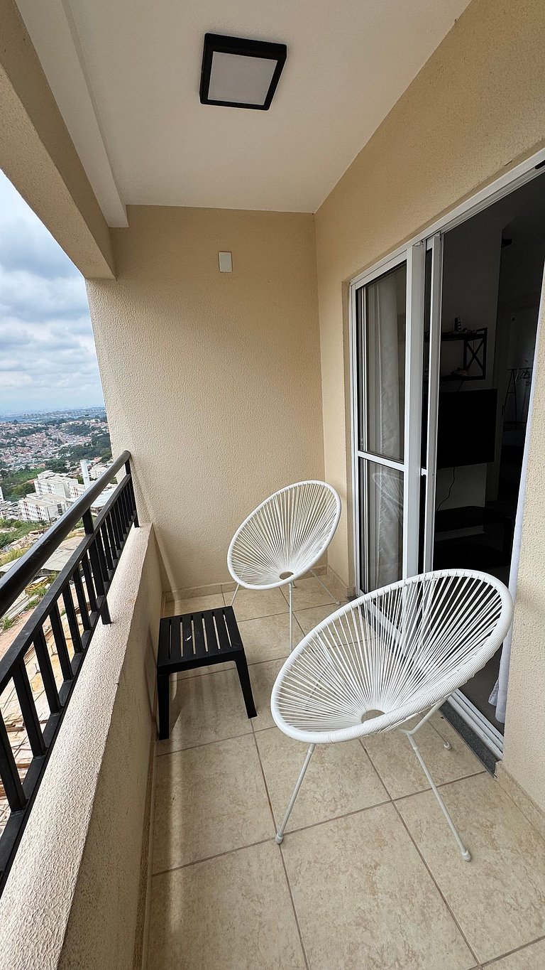 Apartamento completo com vaga, varanda e piscina