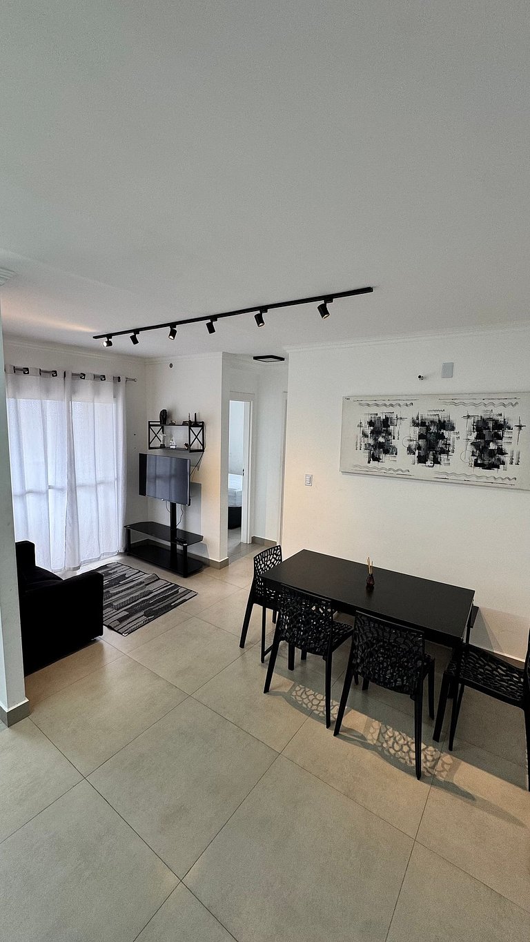 Apartamento completo com vaga, varanda e piscina