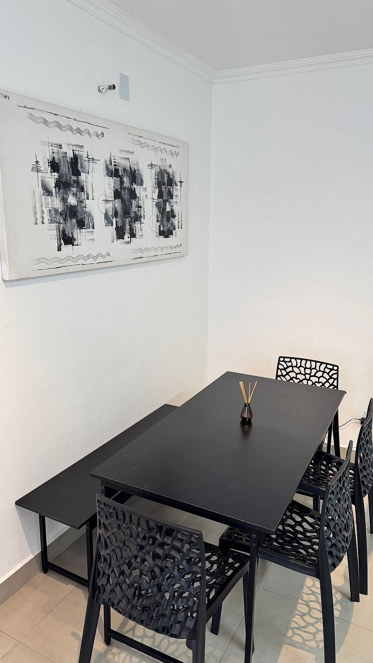 Apartamento completo com vaga, varanda e piscina