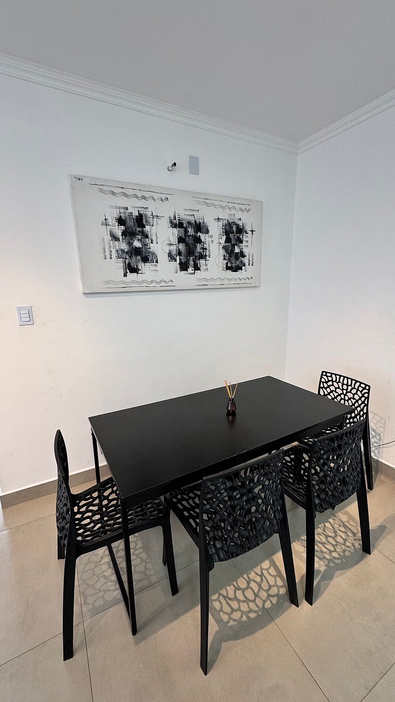 Apartamento completo com vaga, varanda e piscina