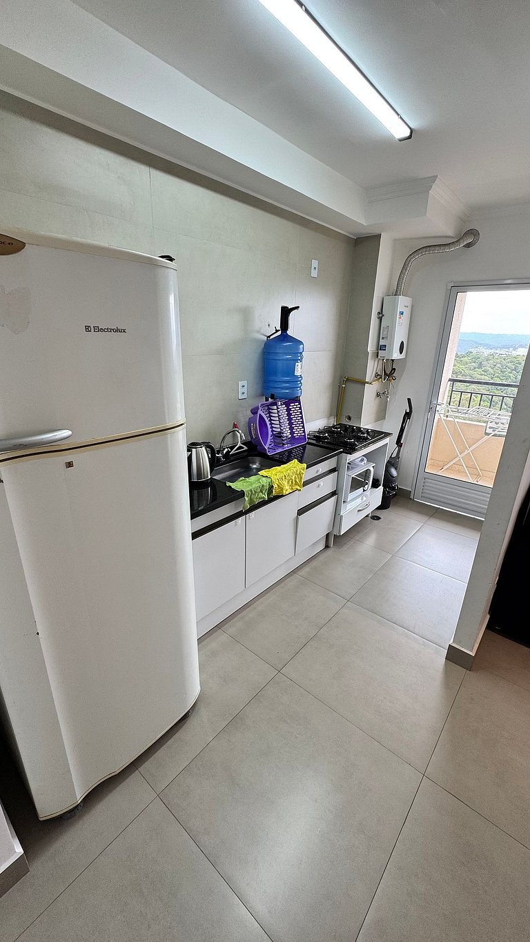 Apartamento completo com vaga, varanda e piscina