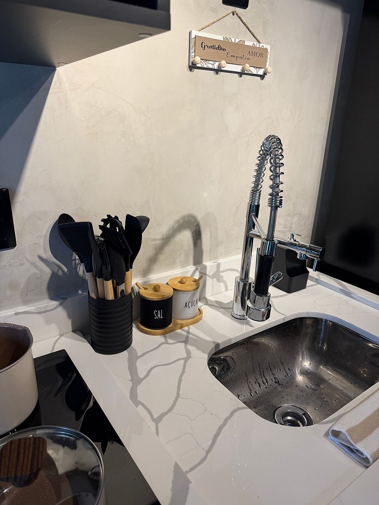 Apto moderno Decorado com Varanda